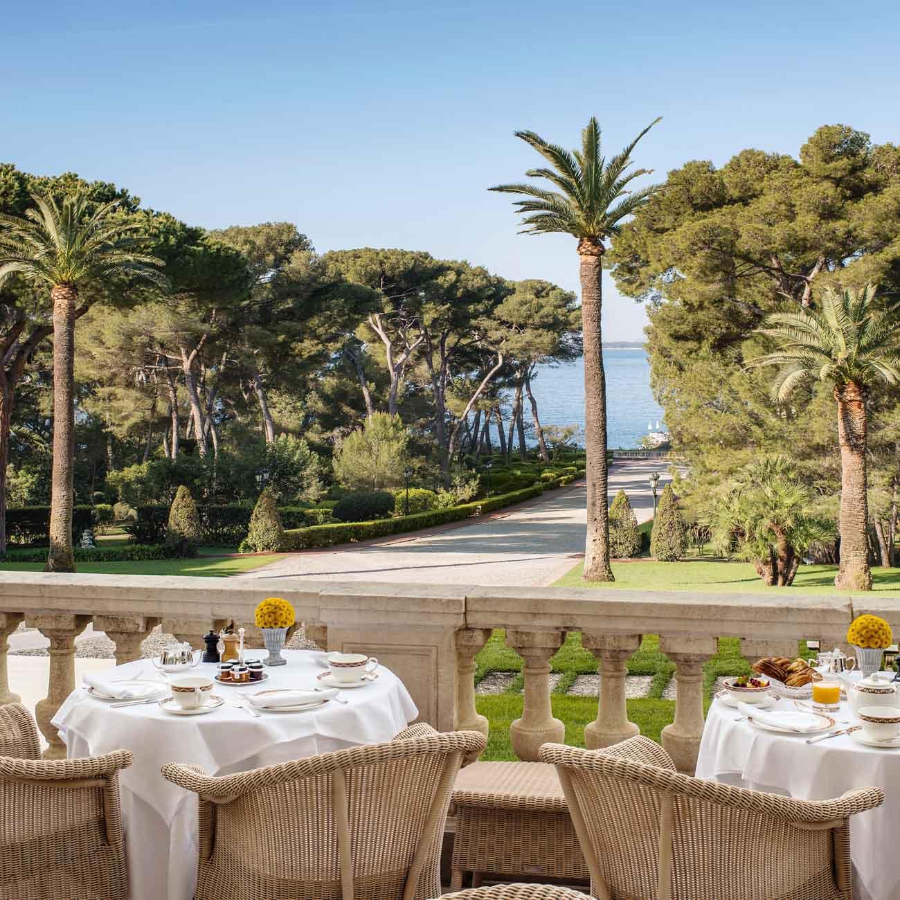 Petit-déjeuner sur la terrasse Bellini © Hotel du Cap Eden Roc