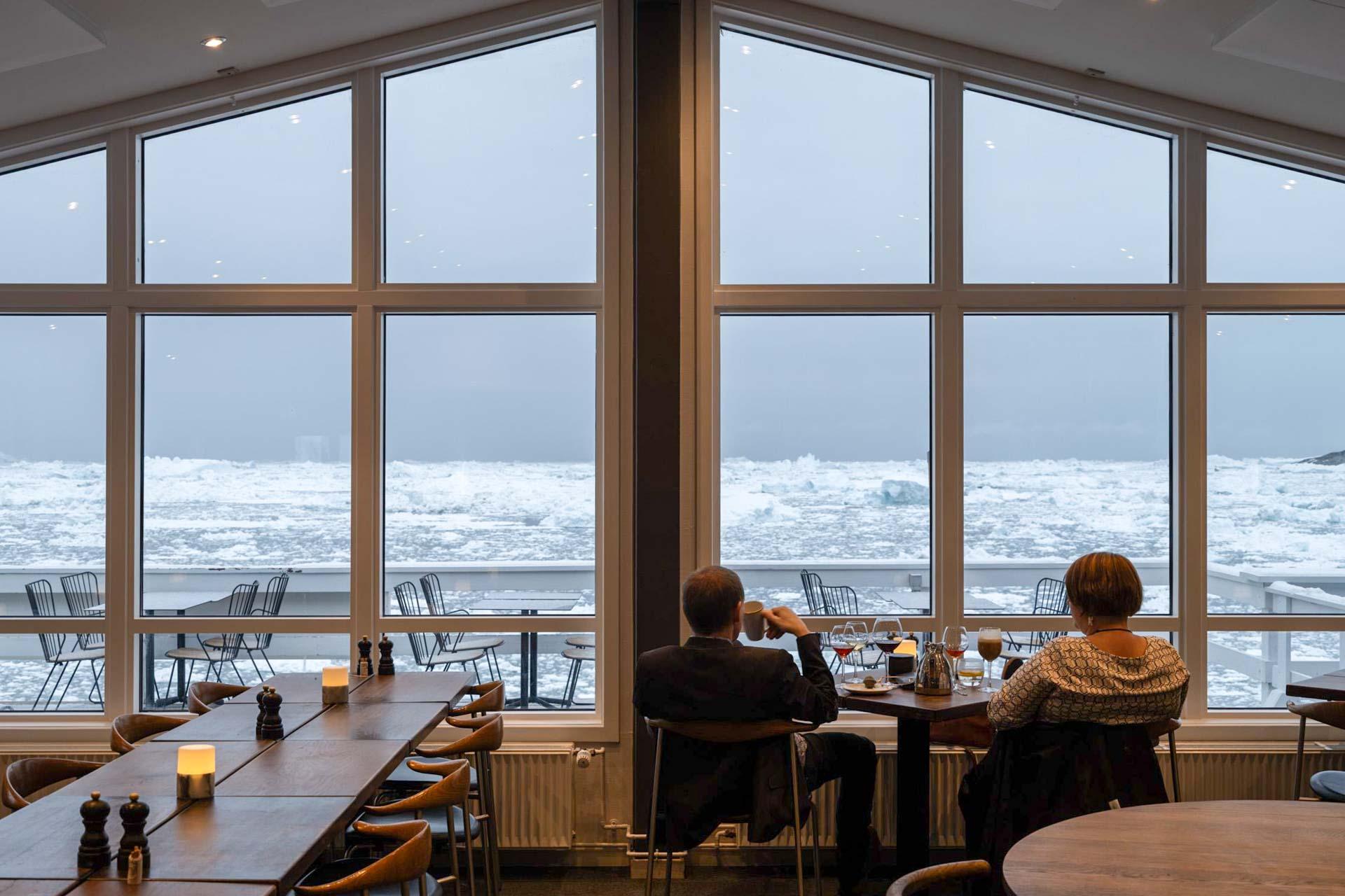 L’hôtel et son restaurant offrent une vue imprenable sur la mer. © DB