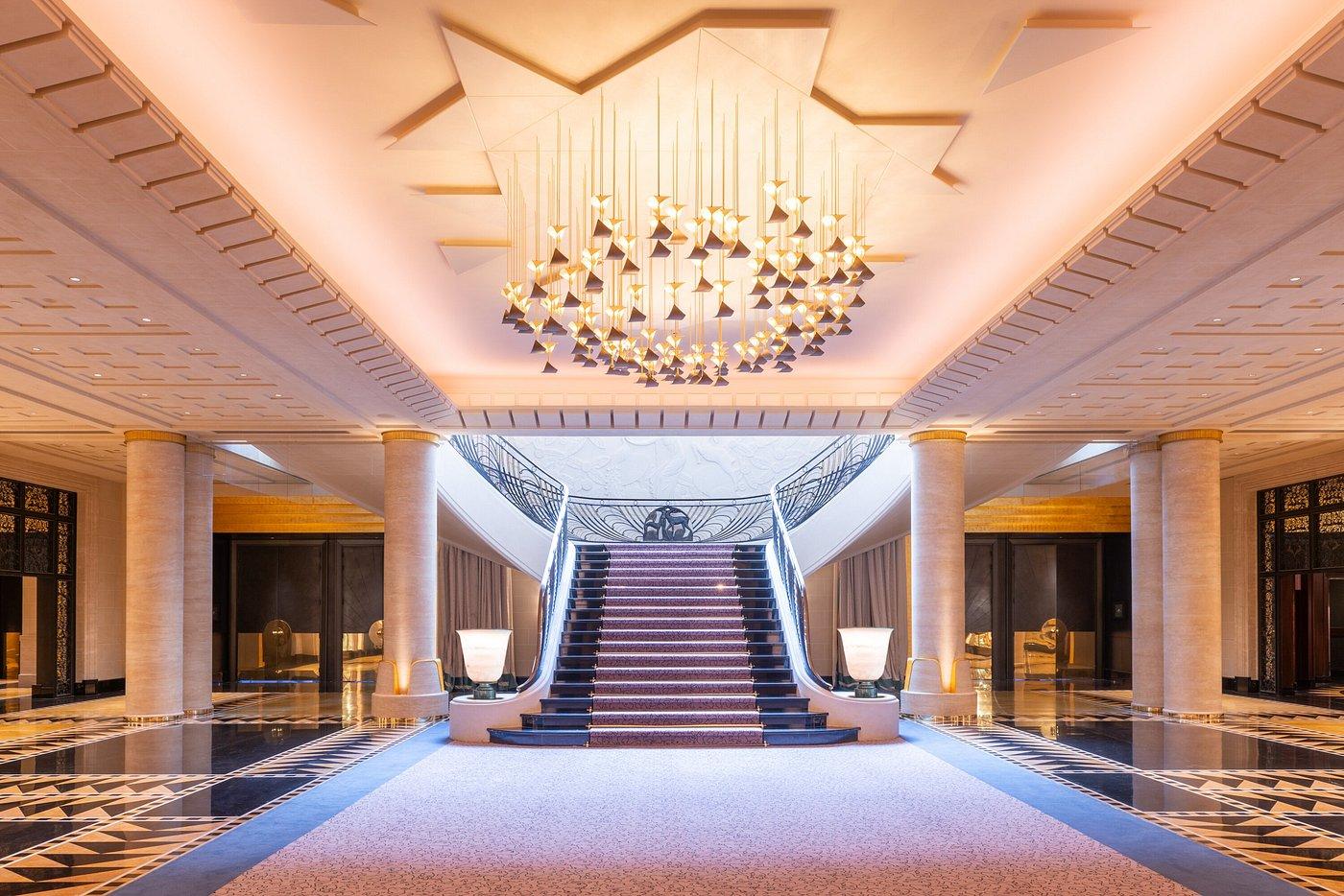 Le lobby art déco de l’Hôtel du Collectionneur © DR