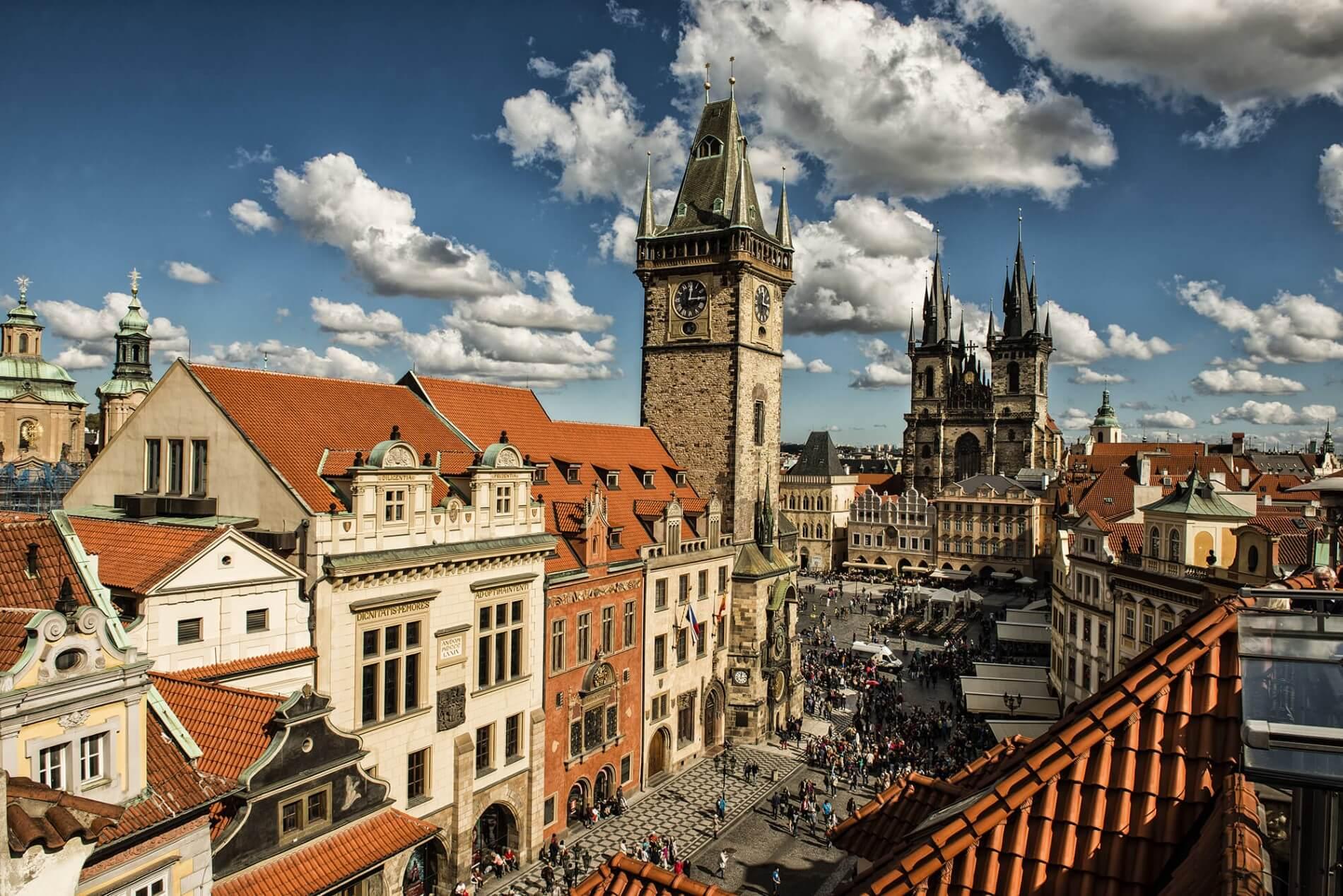 L’hôtel de ville et la place principale de la Vieille-Ville © Prague City Tourisma