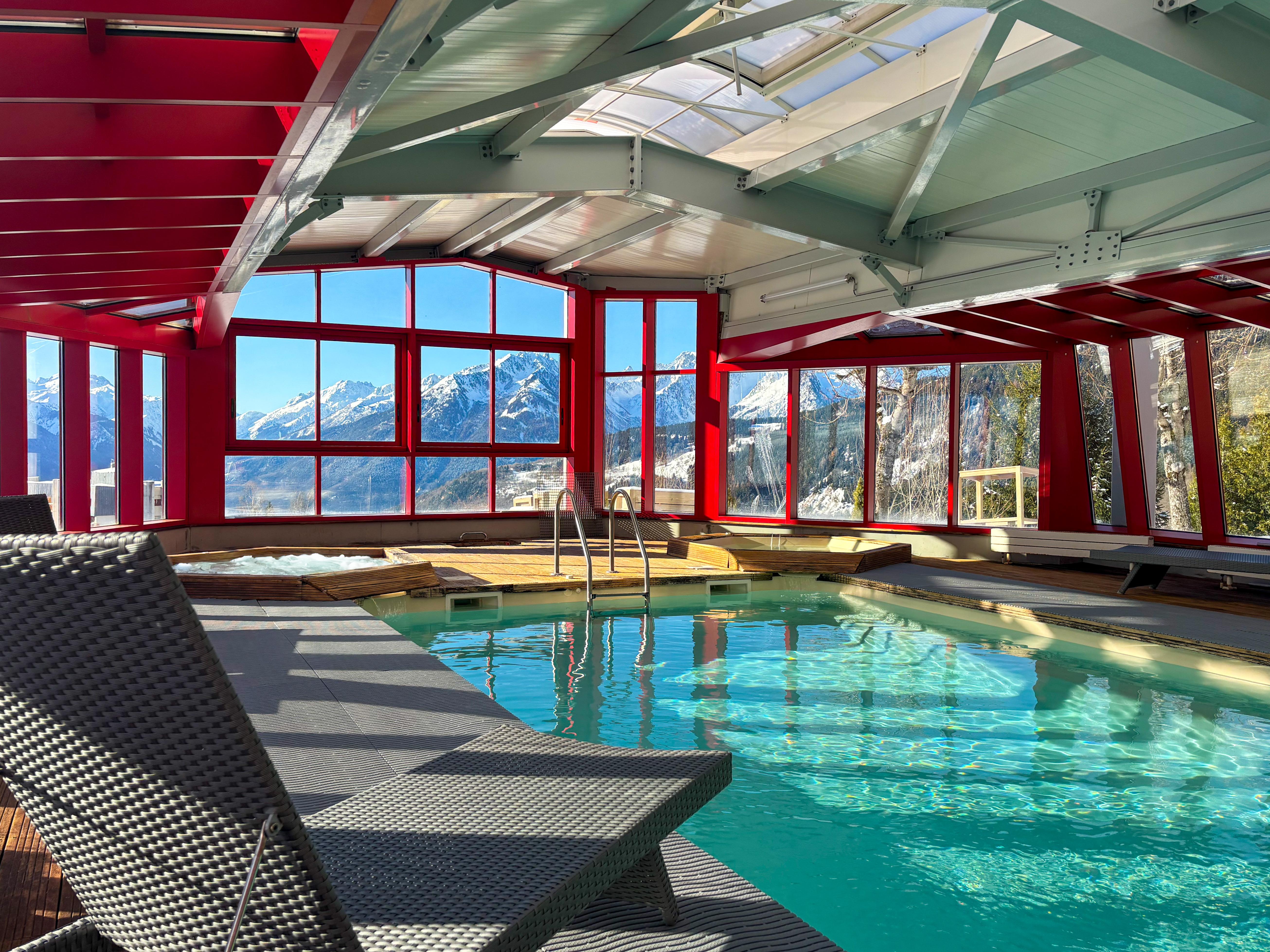 La piscine intérieure de l’hôtel © Casa Moho 