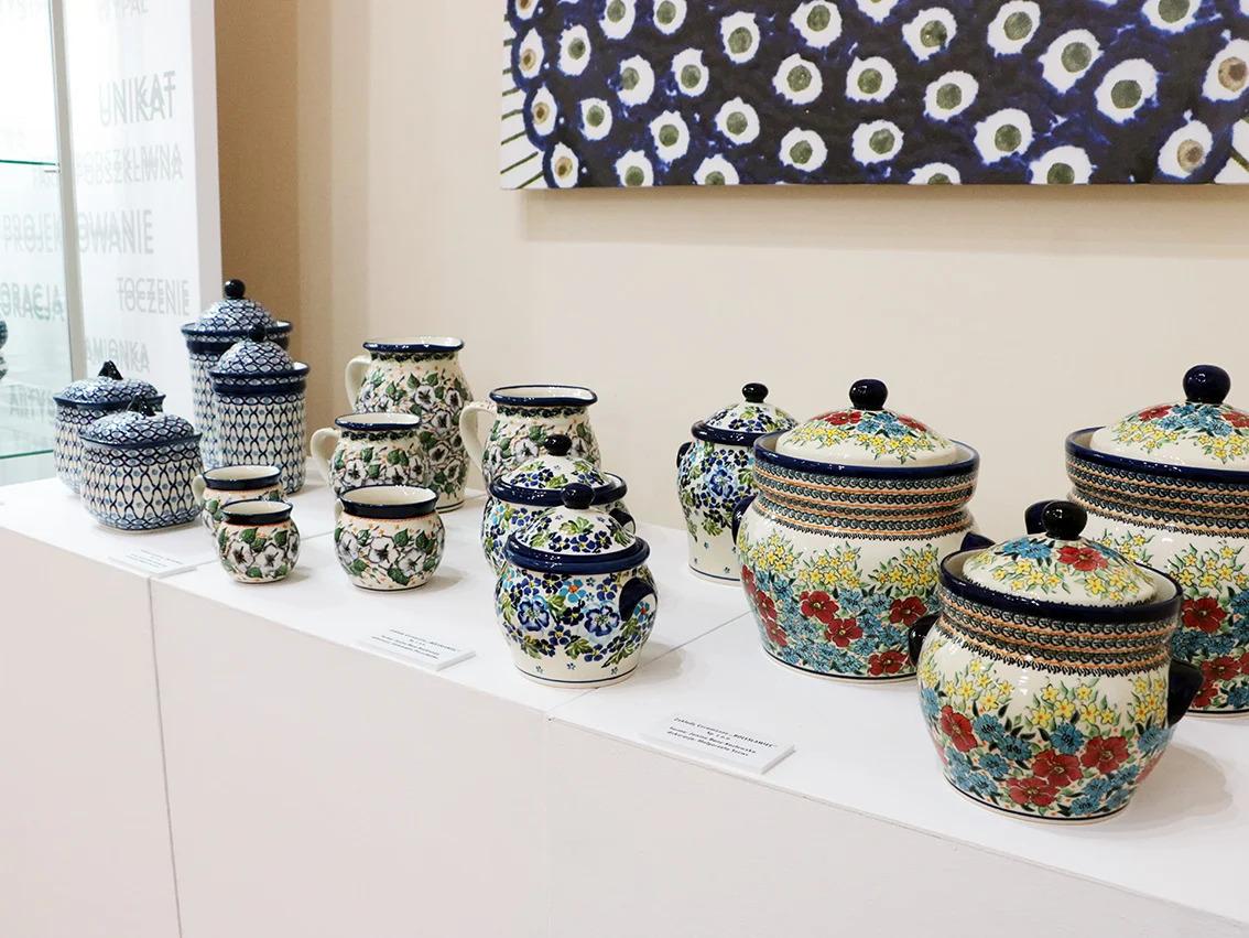 Poteries aux motifs floraux © Bolesławiec