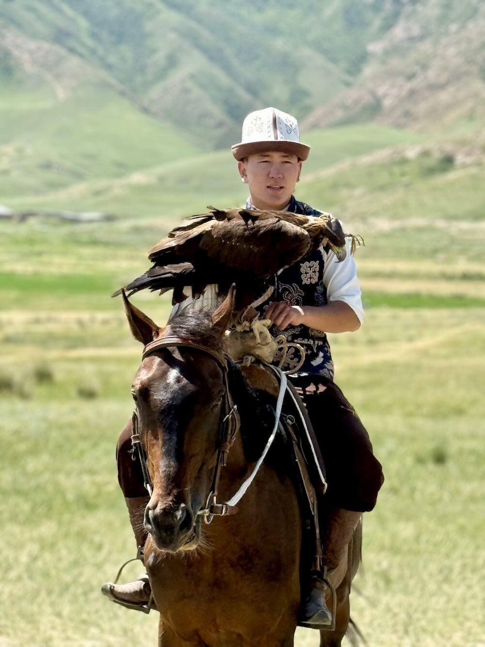 Rencontre avec un berkutchi, chasseur à l’aigle, gardien d’une tradition nomade séculaire © DR
