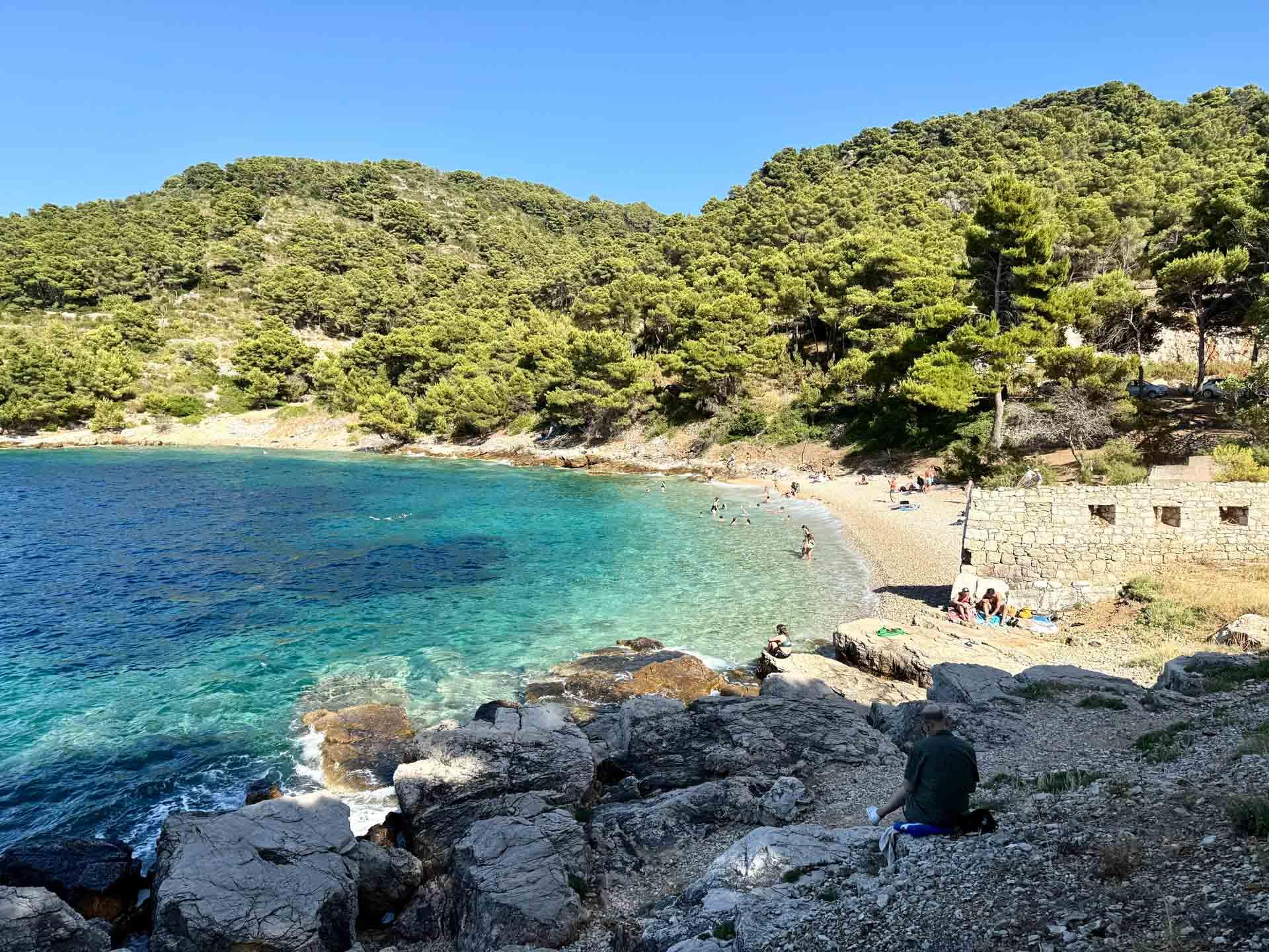 Au bout de la balade en vélo sur Vis, la plage Gradovac © Emmanuel Laveran