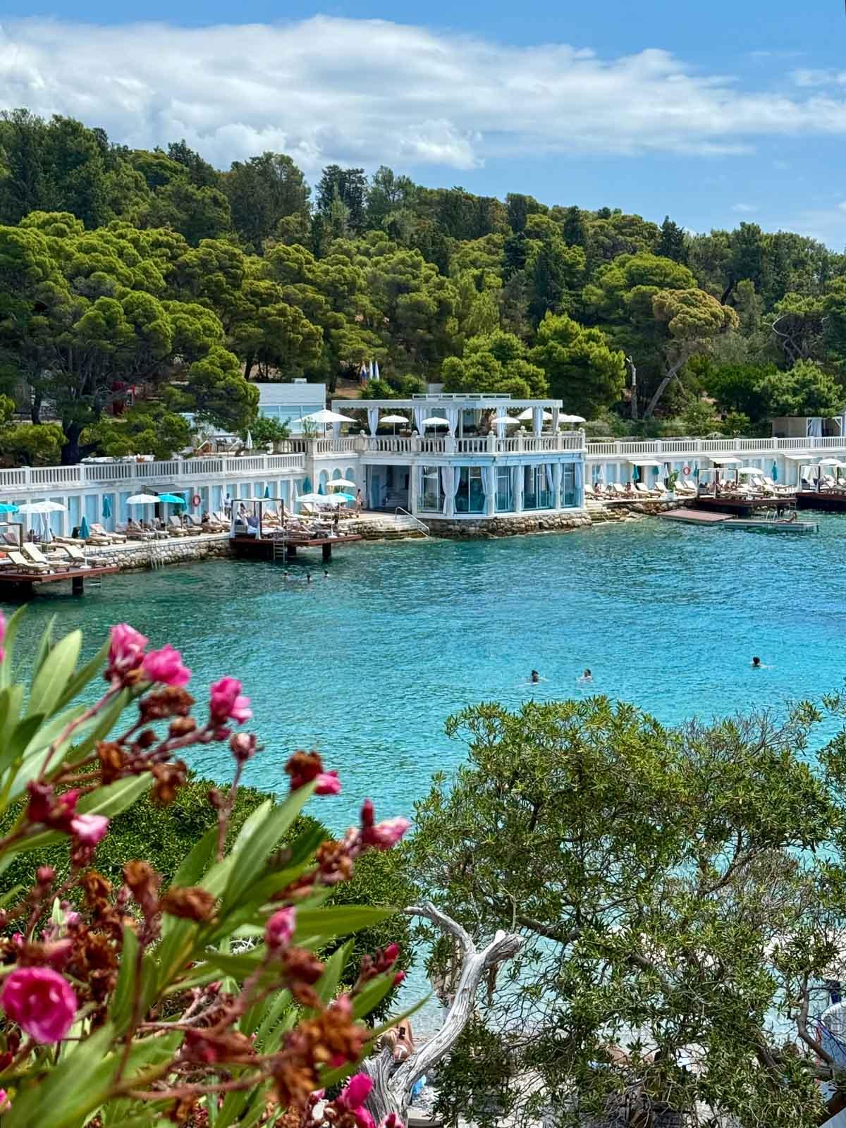 Le Beach Club Hvar © Emmanuel Laveran