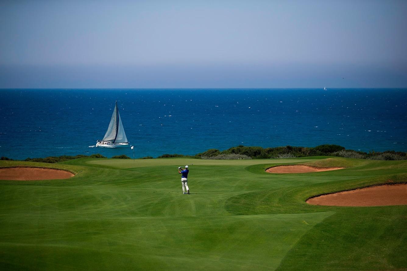 Le golf de l’hôtel © The Romanos