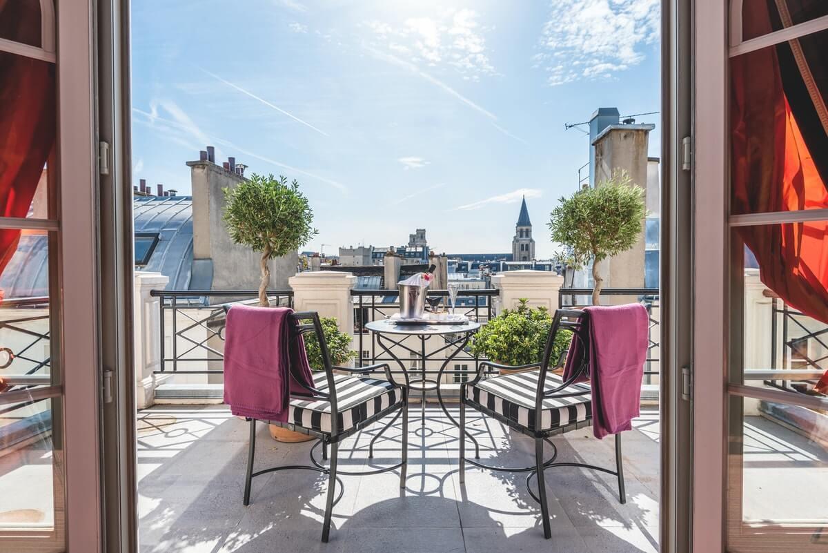 L’appartement parisien avec terrasse et vue imprenable sur les toits © Amy Murrell