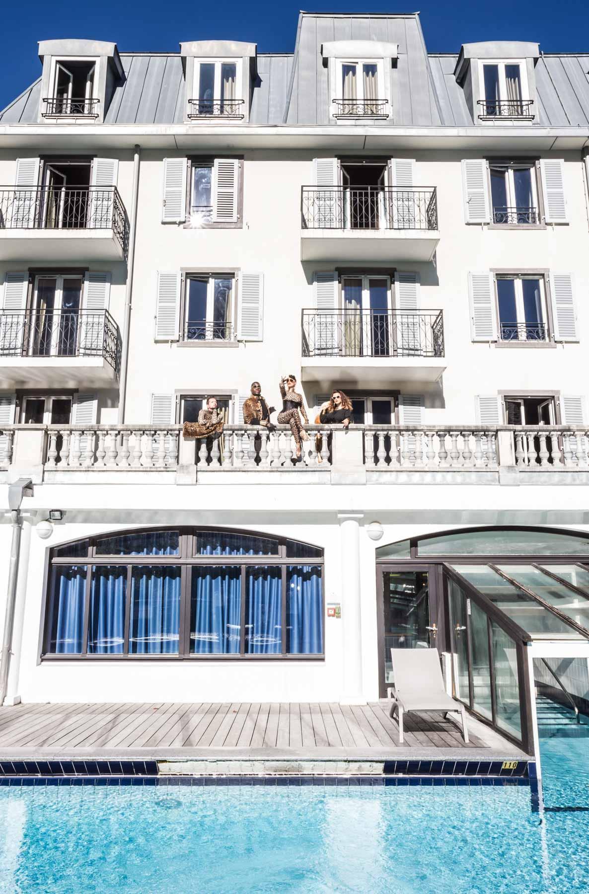 La Folie Douce Chamonix — piscine © DR