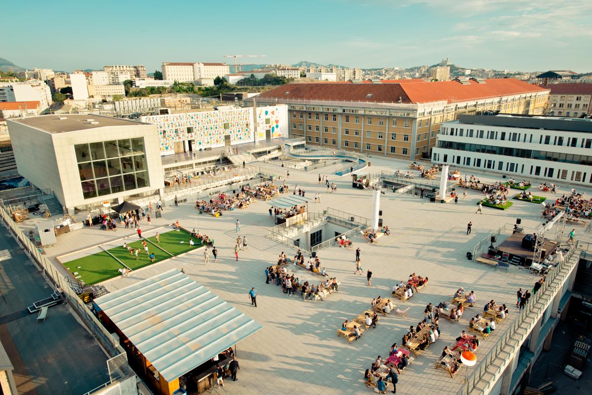 Le toit-terasse © La Friche