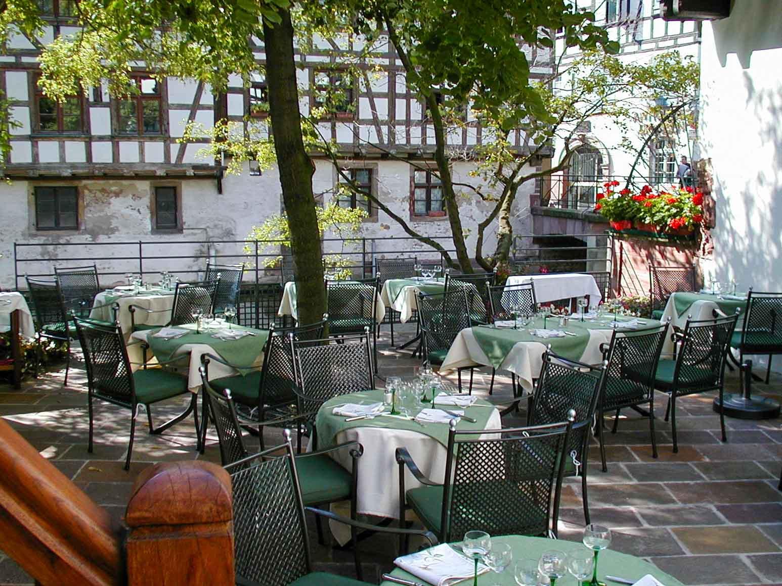 La terrasse au bord de l’Ill de la Maison des Tanneurs © DR