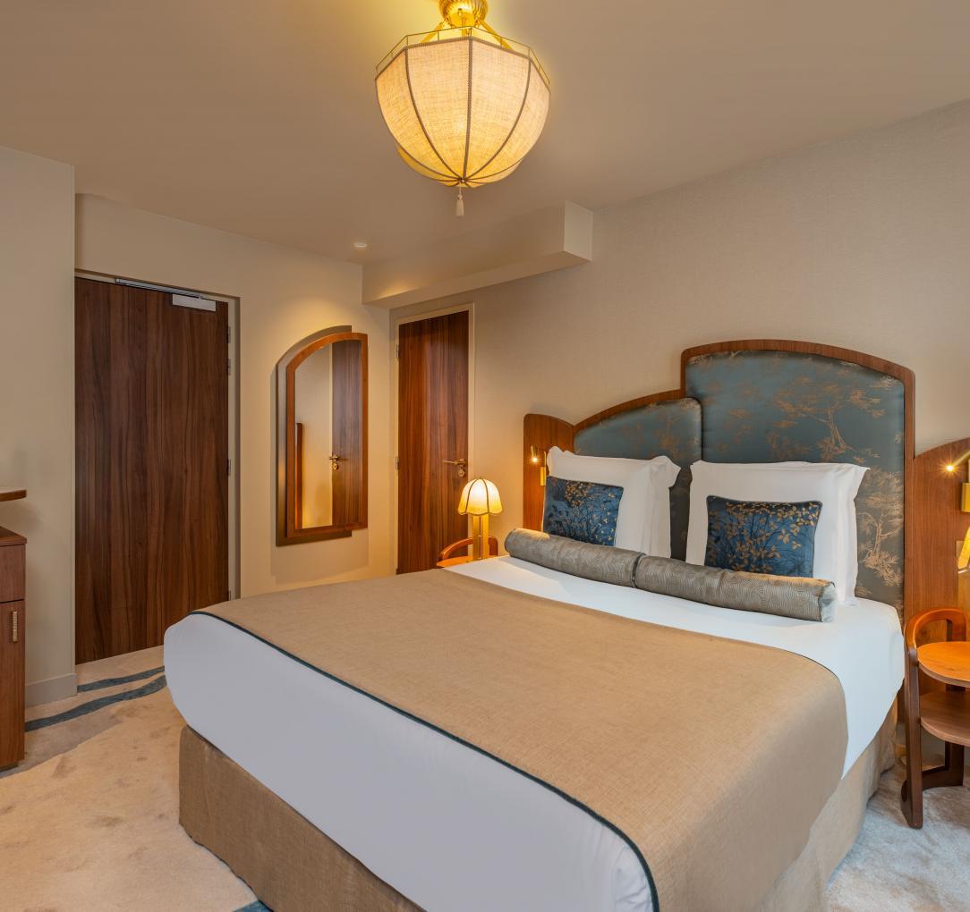 La chambre executive avec vue sur la Tour Eiffel © La Bourdonnais
