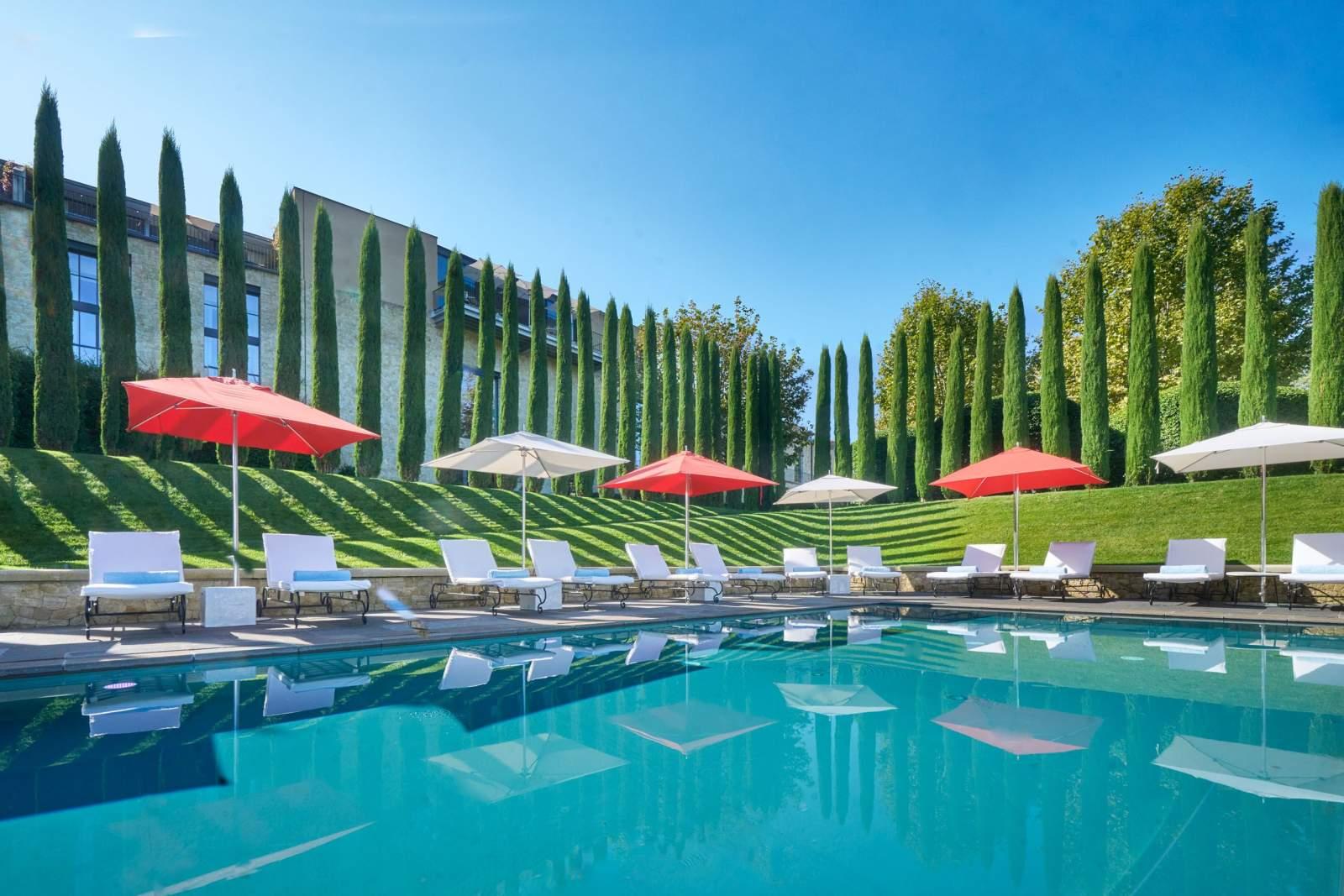 Piscine de l’Hôtel Villa Lacoste, en Provence © DR