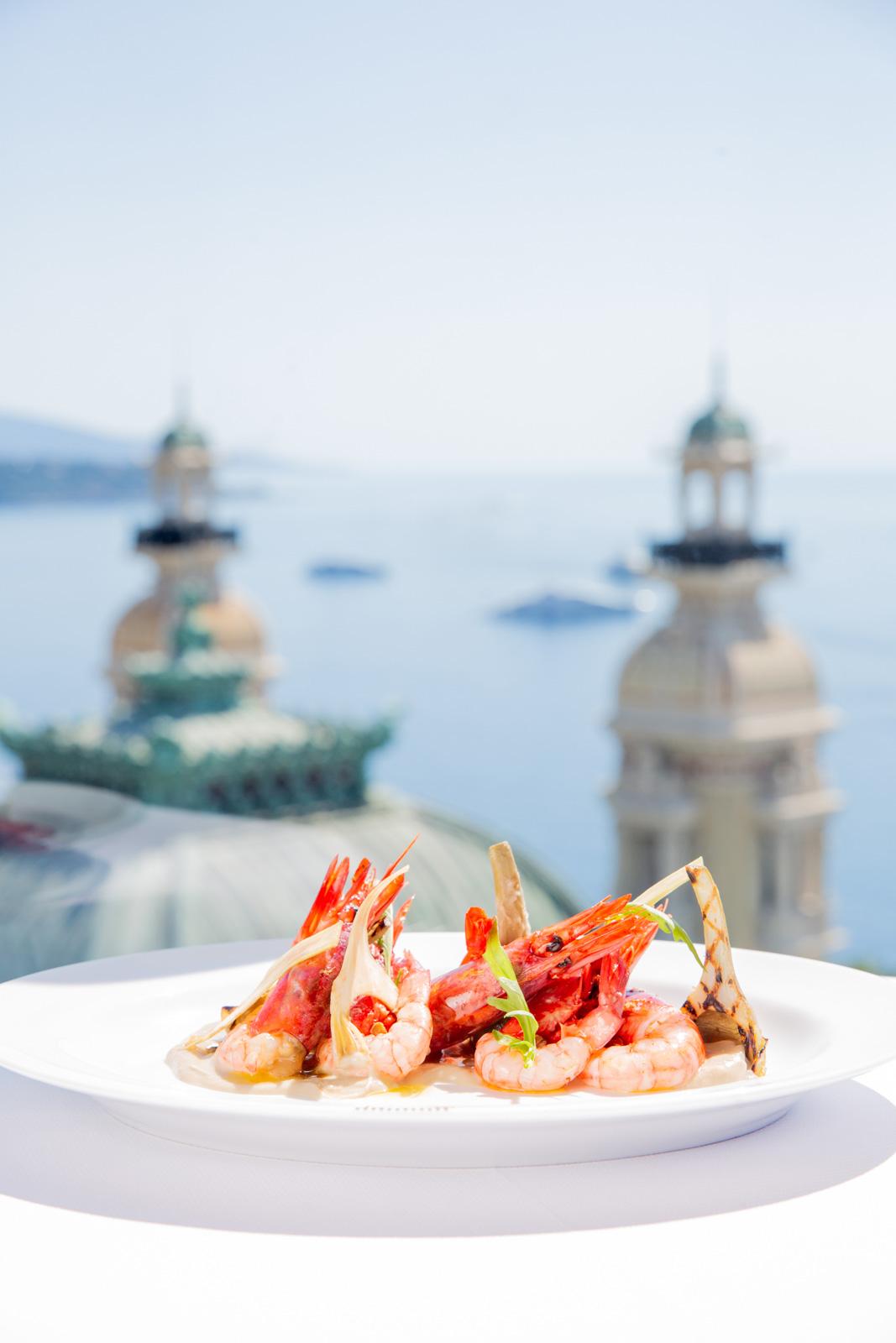 Au Grill, Gamberoni Rossi et artichauts de San Remo © Monetta Pierre - MONTE-CARLO Société des Bains de Mer