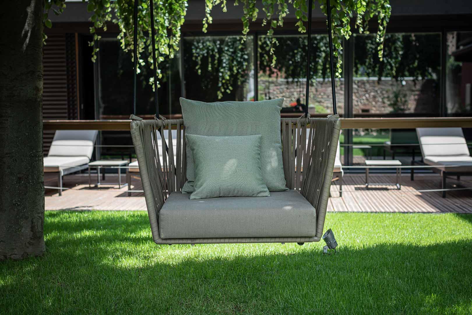 Le jardin devant la piscine intérieure © DR