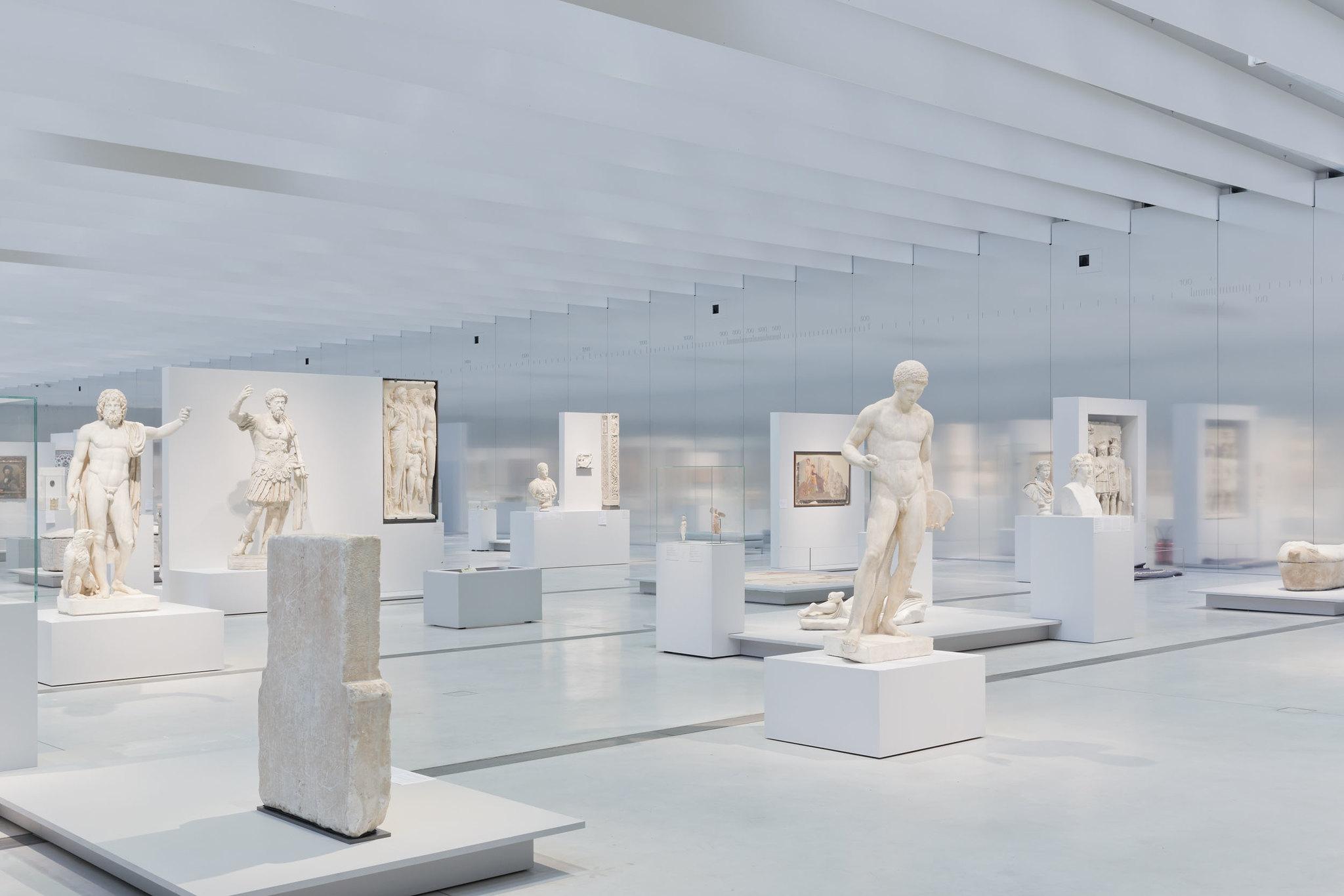 La Grande Galerie du Temps au Musée du Louvre-Lens © Iwan Baan 