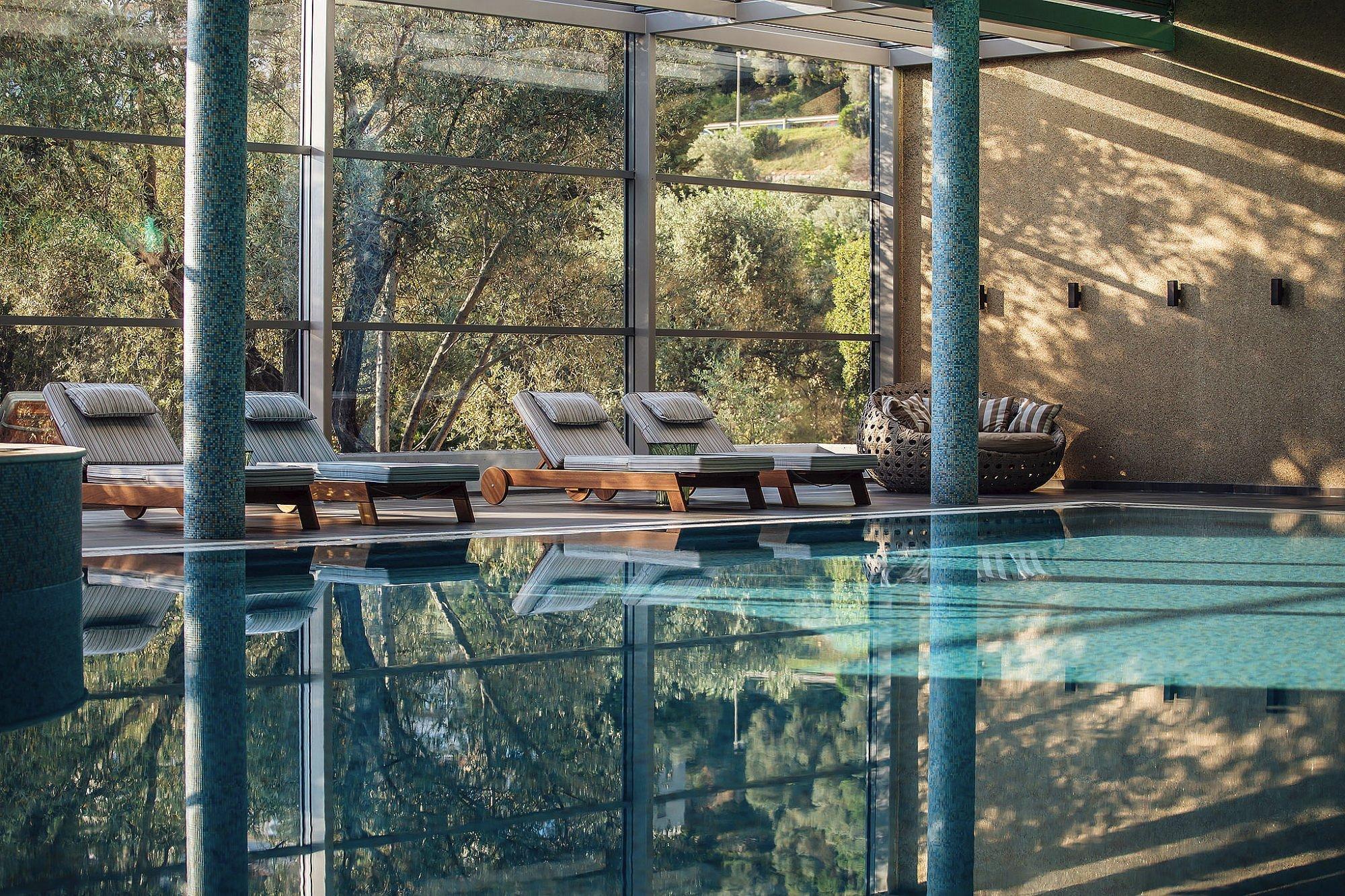 La piscine de l’hôtel © Maestral Resort & Casino