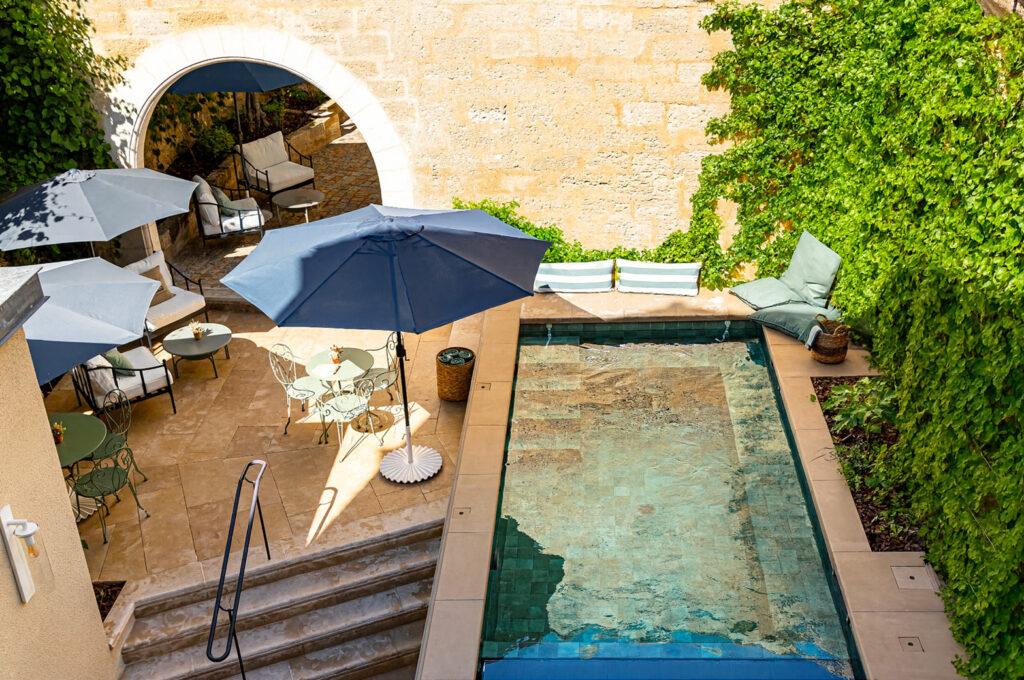 La piscine de l’hôtel © La Maison d’Uzès
