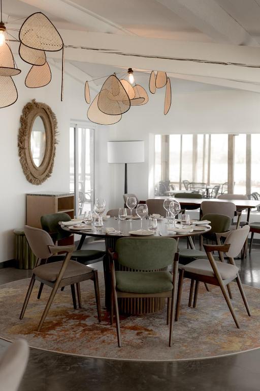 Déjeuner au restaurant du © Mas de la Fouque