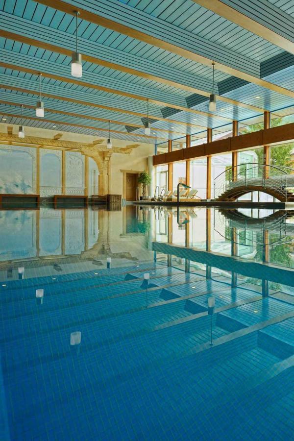 La piscine intérieure de l’hôtel © Mont Cervin Palace 