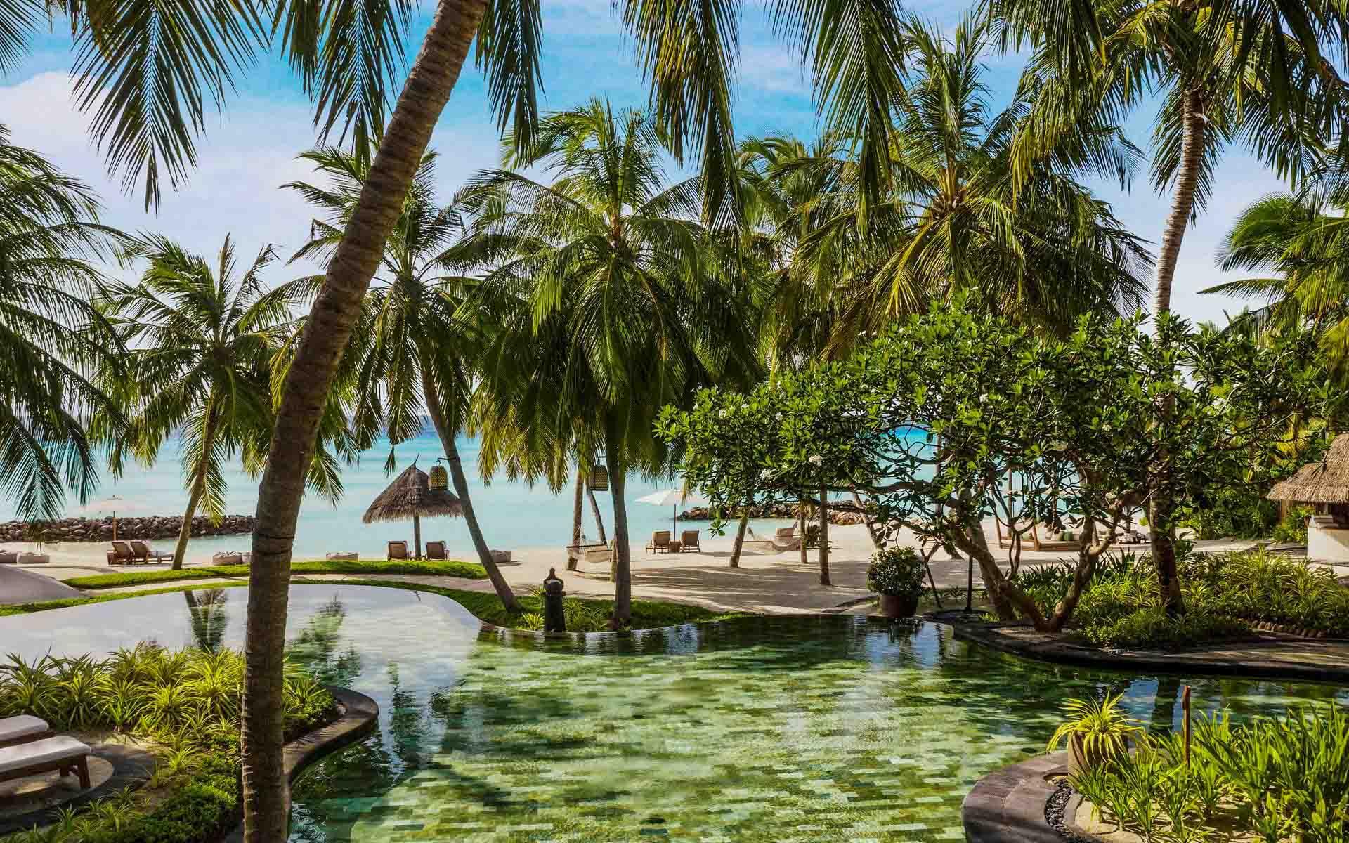 La piscine lagon du One&Only Reethi Rah © DR