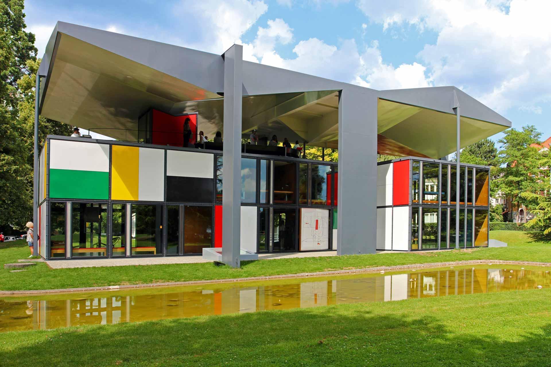 Pavillon Le Corbusier © Bogdan Lazar AdobeStock