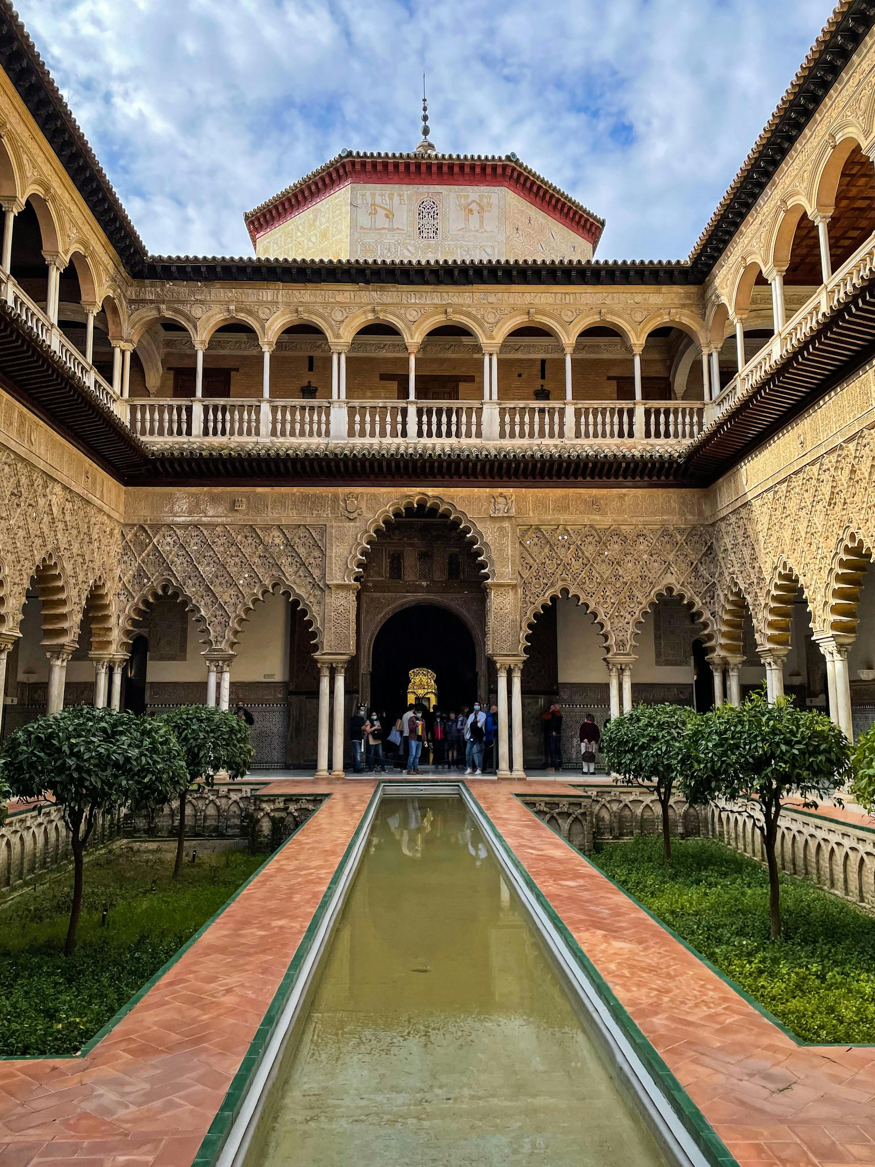 Le patio de l’Alcazar © Lubos Pokrivcak