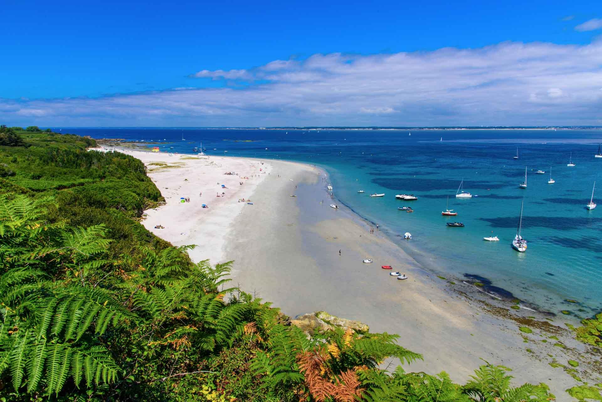 Plage des Grandes Sables à Groix © AdobeStock PatonStock