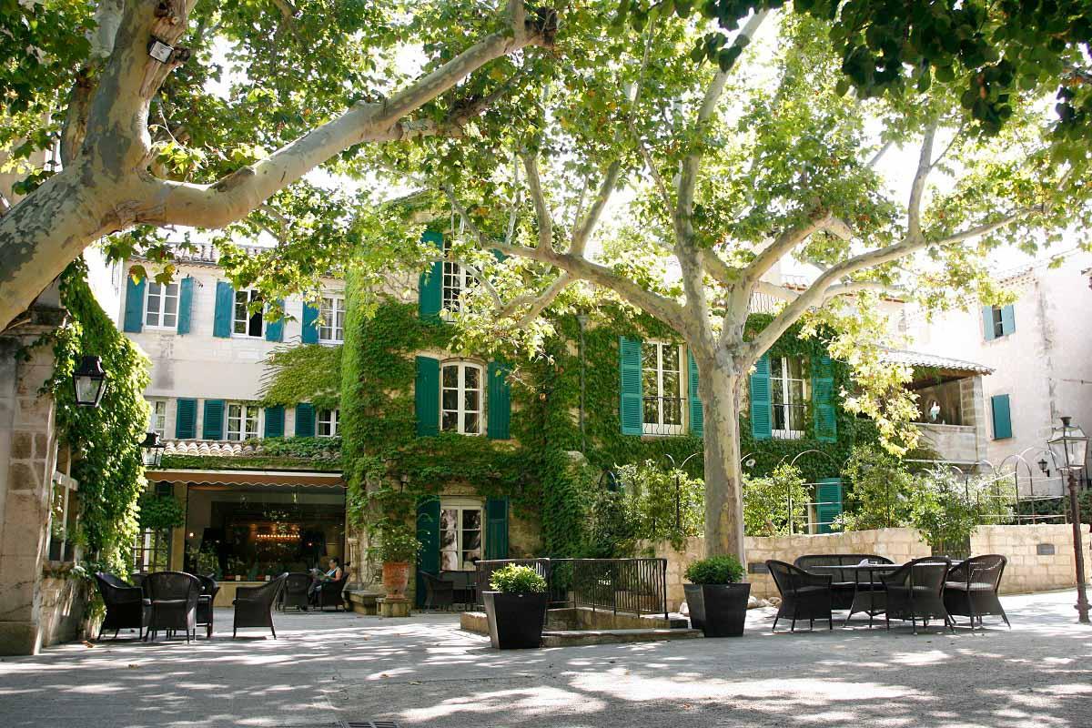 Le tranquille Prieuré Baumanière à Villeneuve-lès-Avignon © DR