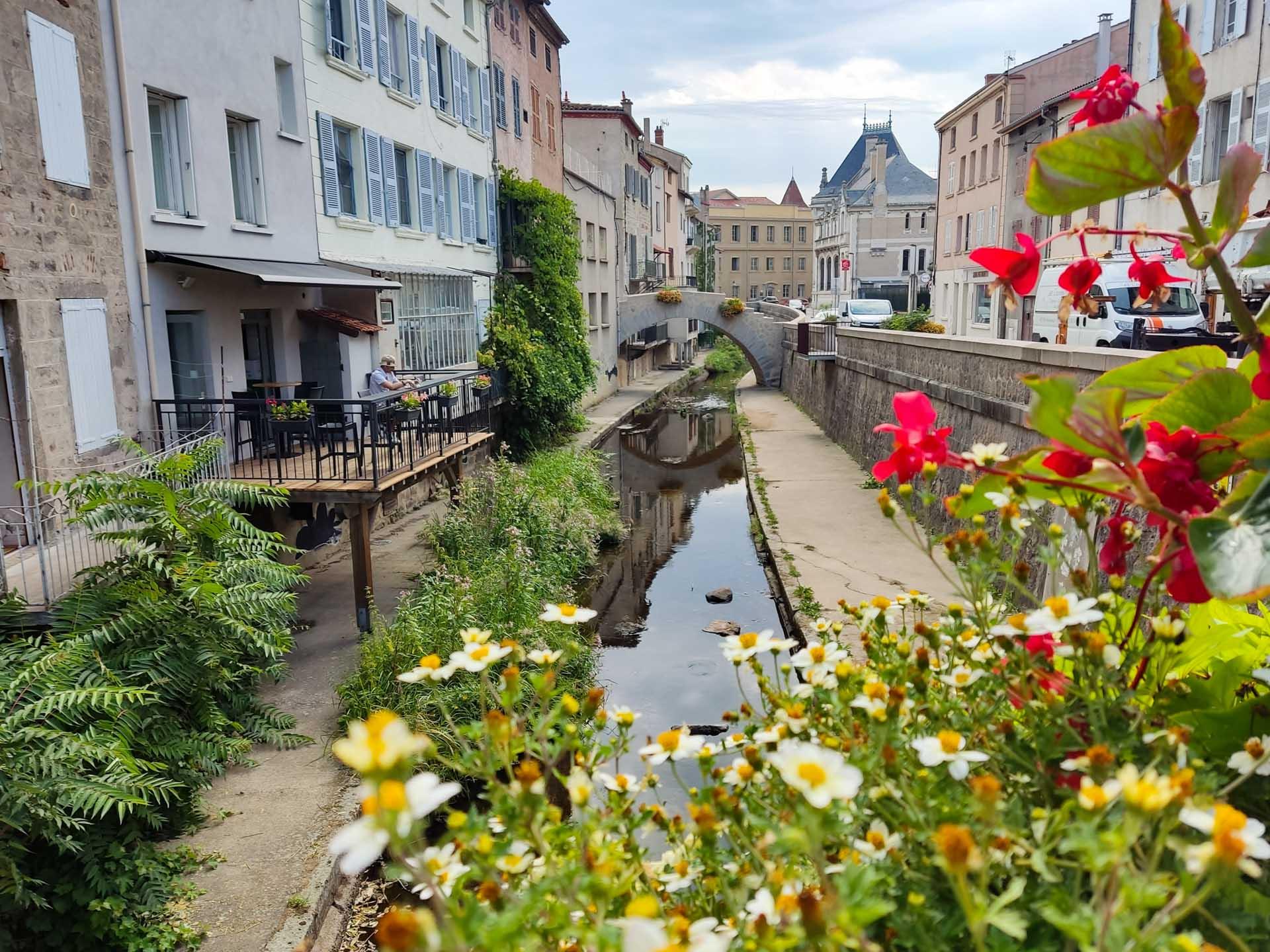 Quai du Vizézy © Office du tourisme Loire Forez