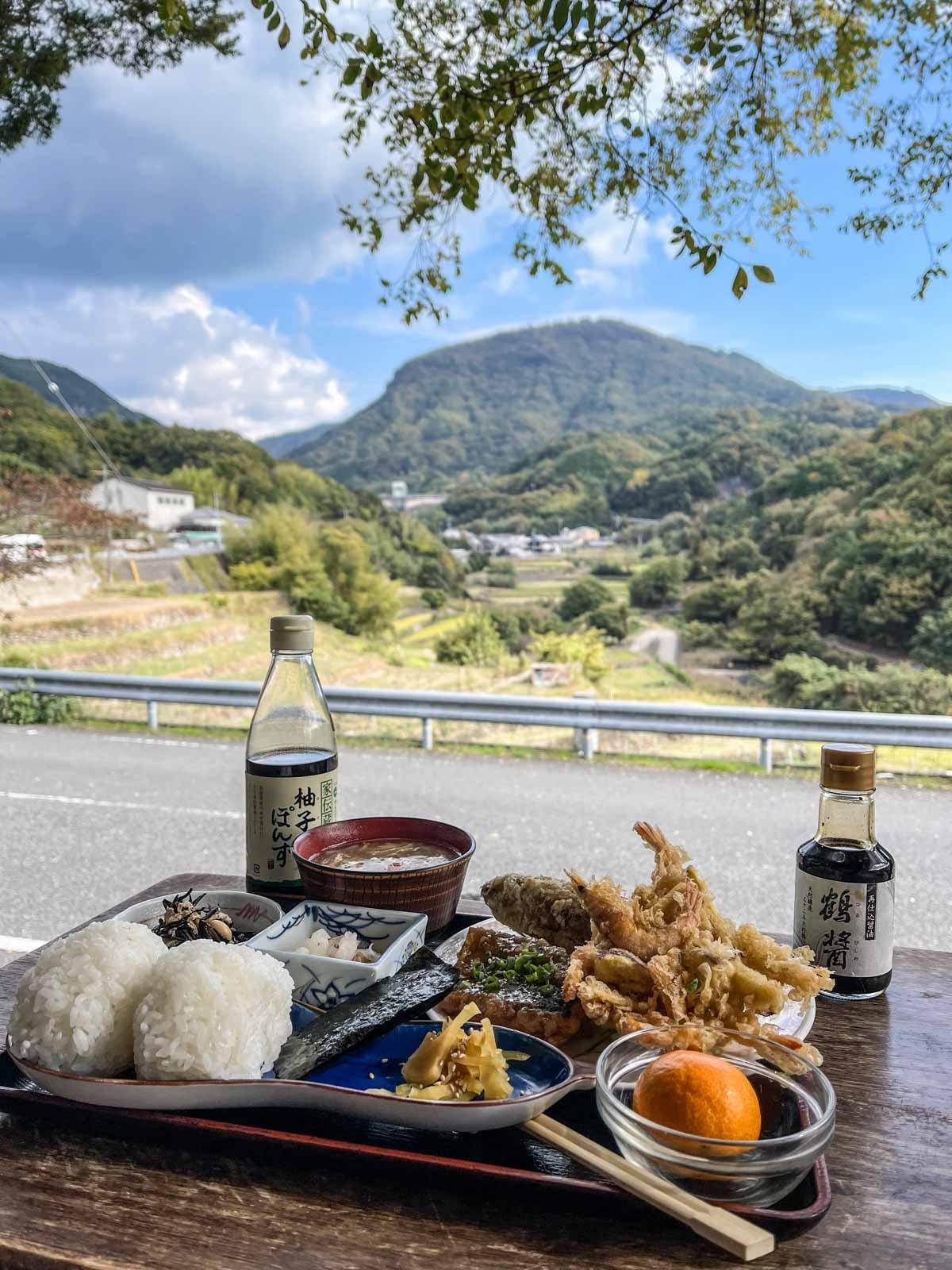 Repas à Shodoshima Komame Shokudo sur l’île de Shodoshima © DR