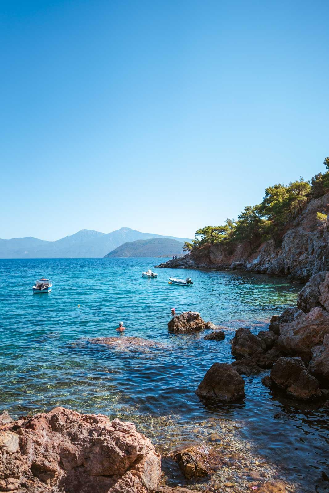 Les plages de Samos © Bruno Van der Kraan