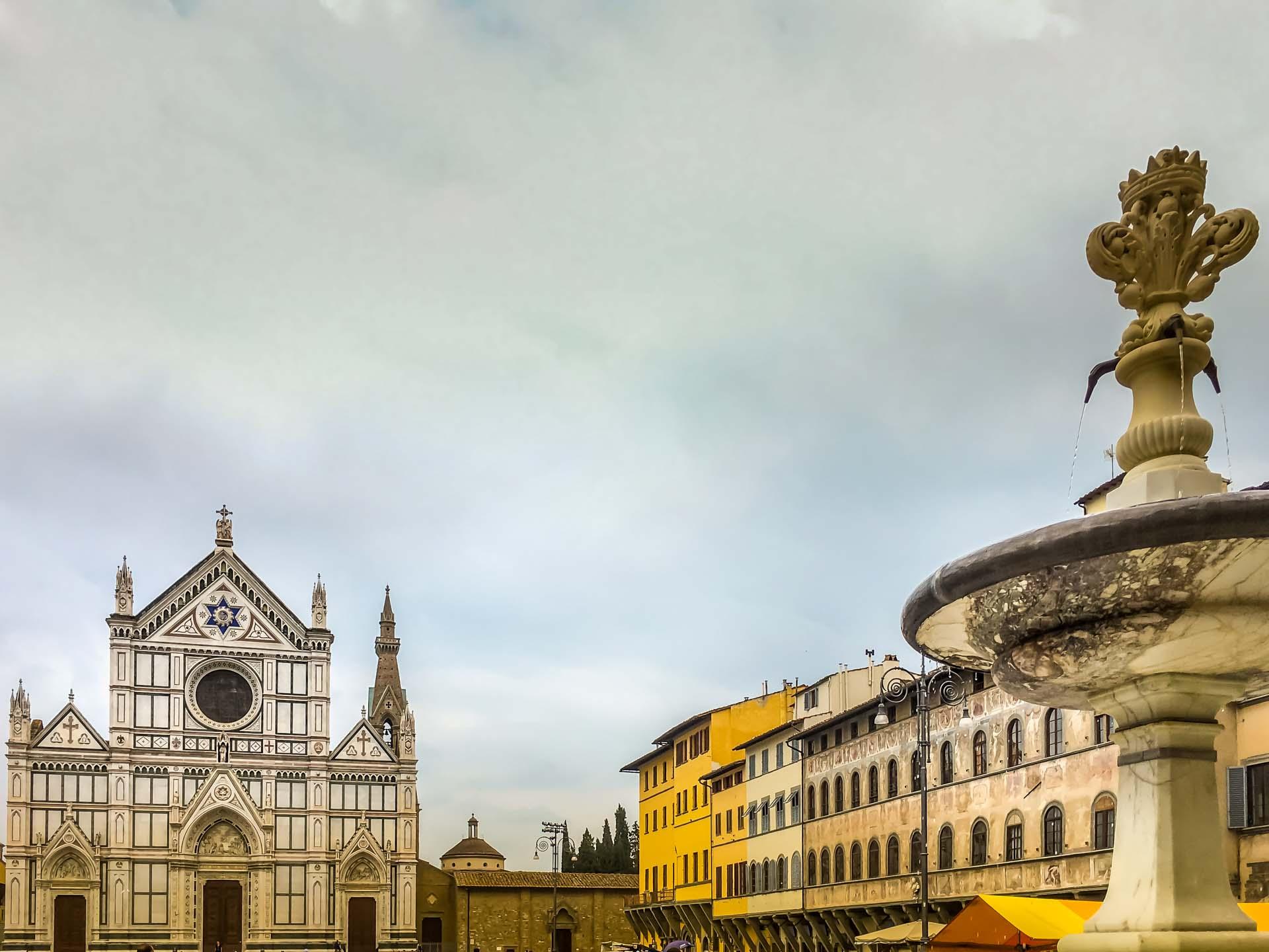 La place et la basilique Santa Croce © Photoopus - adobestock