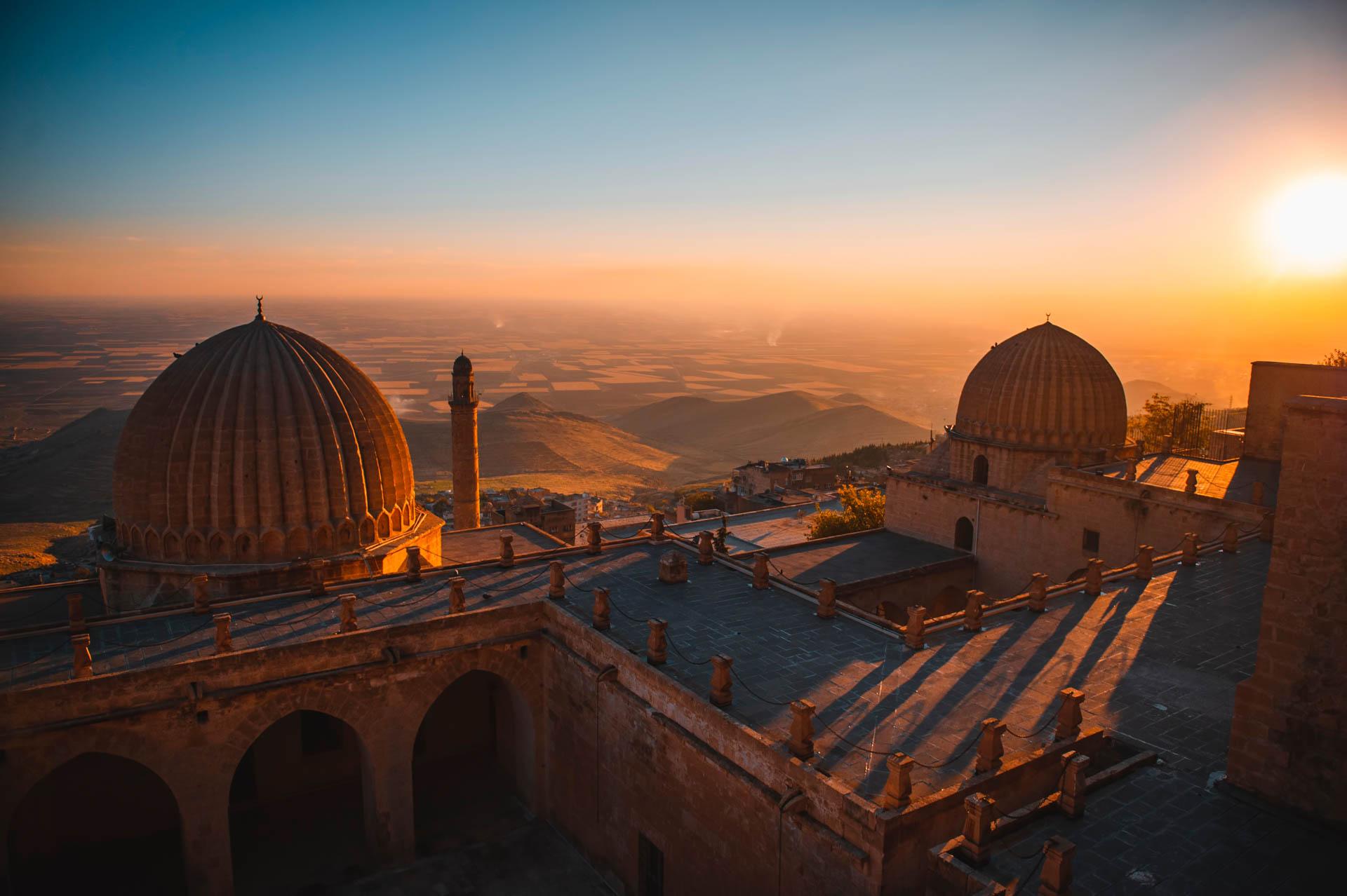 Les dômes de la Zinciriye Medresesi de Mardin où les arabes enseignaient l’astronomie à partir du XIVe siècle © shutterstock