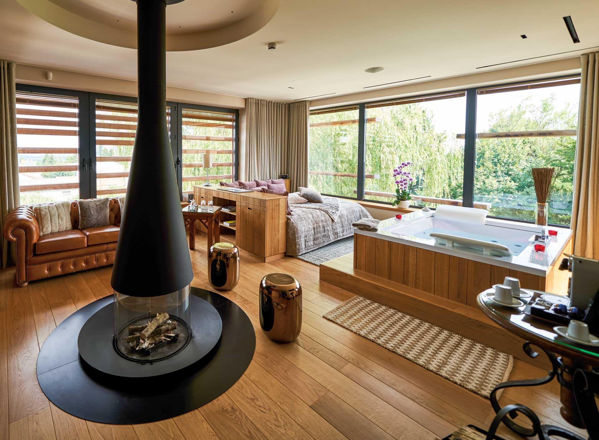 Le Relais Bernard Loiseau, la suite spa © Jonathan Thévenet