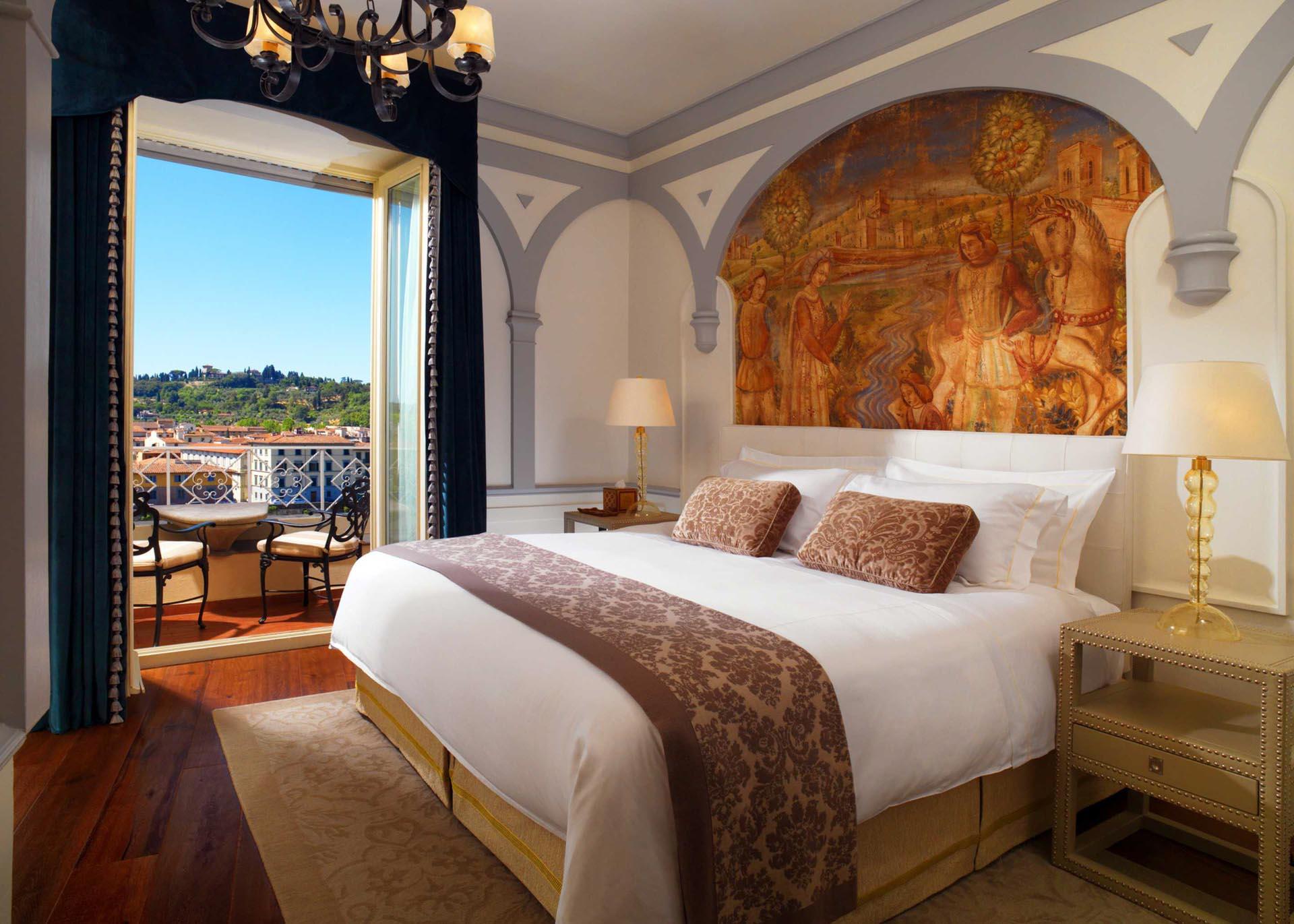 Grand Deluxe Suite © The St Regis Florence