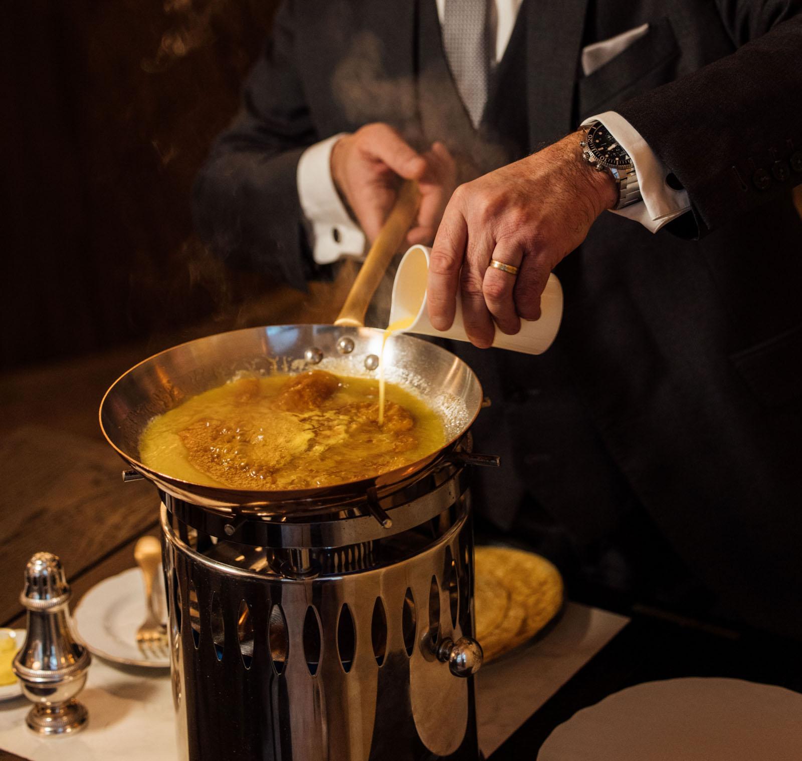 Le flambage des crêtes Suzette © Arbès Food