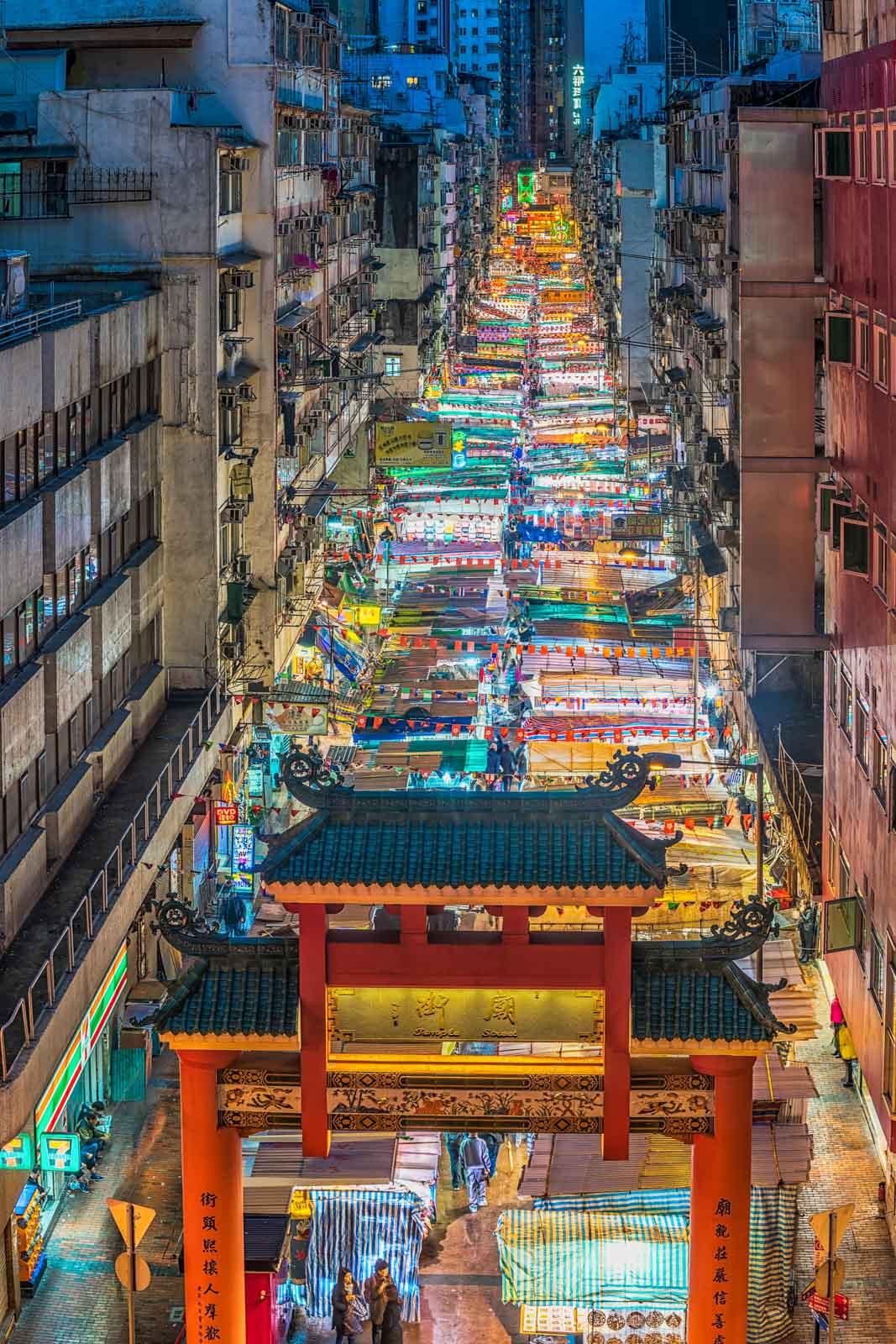 Le marché nocturne de Temple Street © Steven Wei
