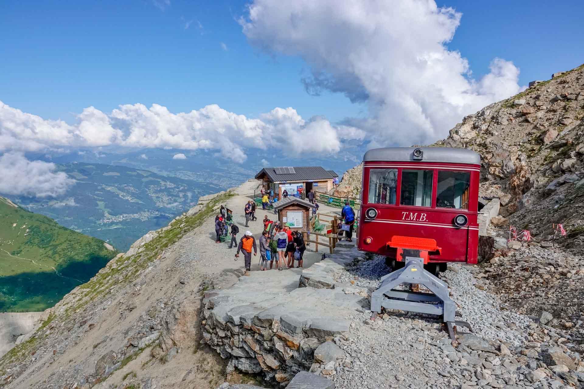 Terminus au nid d’Aigle, à 2 372 mètres d’altitude © OT Saint-Gervais - Boris Molinier