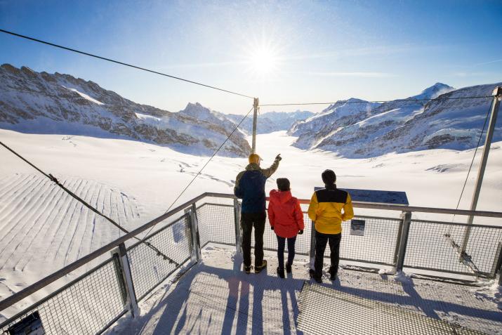 Le point de vue du sphinx quand la neige recouvre encore l&rsquo;ensemble du glacier. &copy; Jungfraubahnen