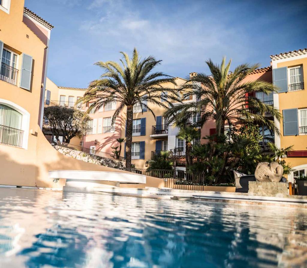 Hôtel Byblos Saint-Tropez | La piscine © DR