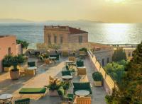 Hôtel Aristide à Syros, un manoir néoclassique dans les Cyclades
