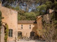 Notre avis sur Le Mas des Prêcheurs : une maison d’hôtes en Provence avec du sens