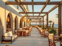 Villa Le Blanc : un hôtel les pieds dans l’eau à Minorque signé Meliá