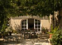 Notre avis sur le Domaine Jòlibois : hôtel et huile d’olive dans les Alpilles