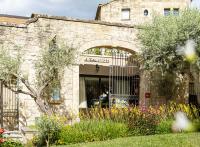 Les meilleurs restaurants d’Uzès : étoilés, caves à vin et bistrots gourmands