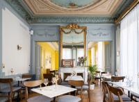 Le Charmant ouvre à Saint-Ouen : séjournez dans un hôtel 4 étoiles digne des plus belles maisons de famille de la région parisienne.