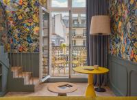 5 artistes contemporains investissent le nouvel hôtel Miss Fuller à Paris