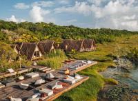 Habitas dévoile un campement de luxe sur la lagune Bacalar au Mexique
