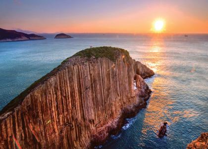 Que faire à Hong Kong cet automne ? Dragon de feu, vins de Bordeaux (et d'ailleurs) et randonnées