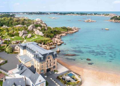 Bretagne : les 5 plus beaux hôtels et manoirs sur la Côte de granit rose